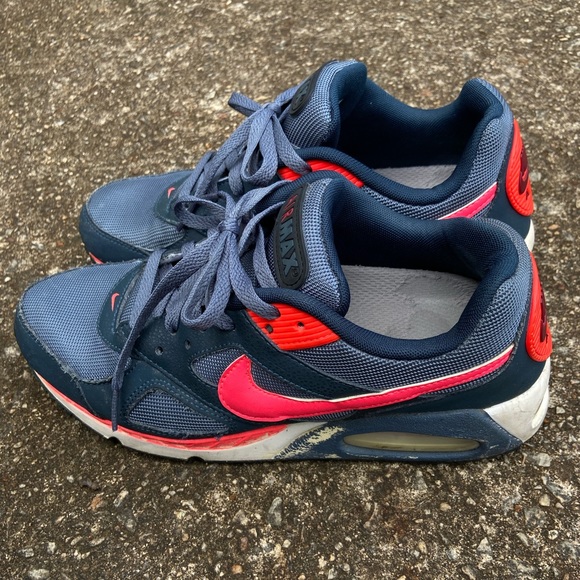 Nike Air Max IVO Mens Running Shoes - Picture 2 of 9